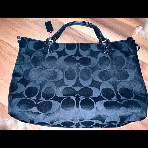 EUC* Coach Signature Satchel! - Picture 4 of 7